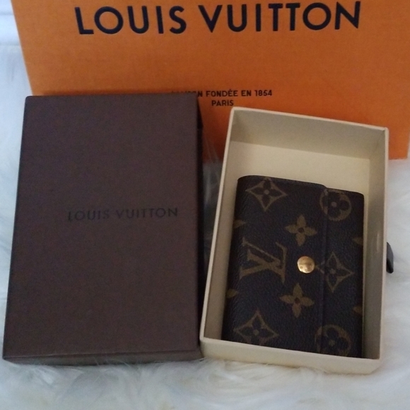 Louis Vuitton Accessories - Authentic Louis Vuitton card holder